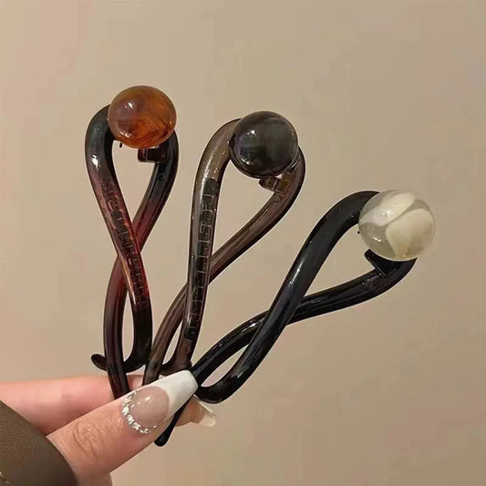 twisted pearl hair clip for women