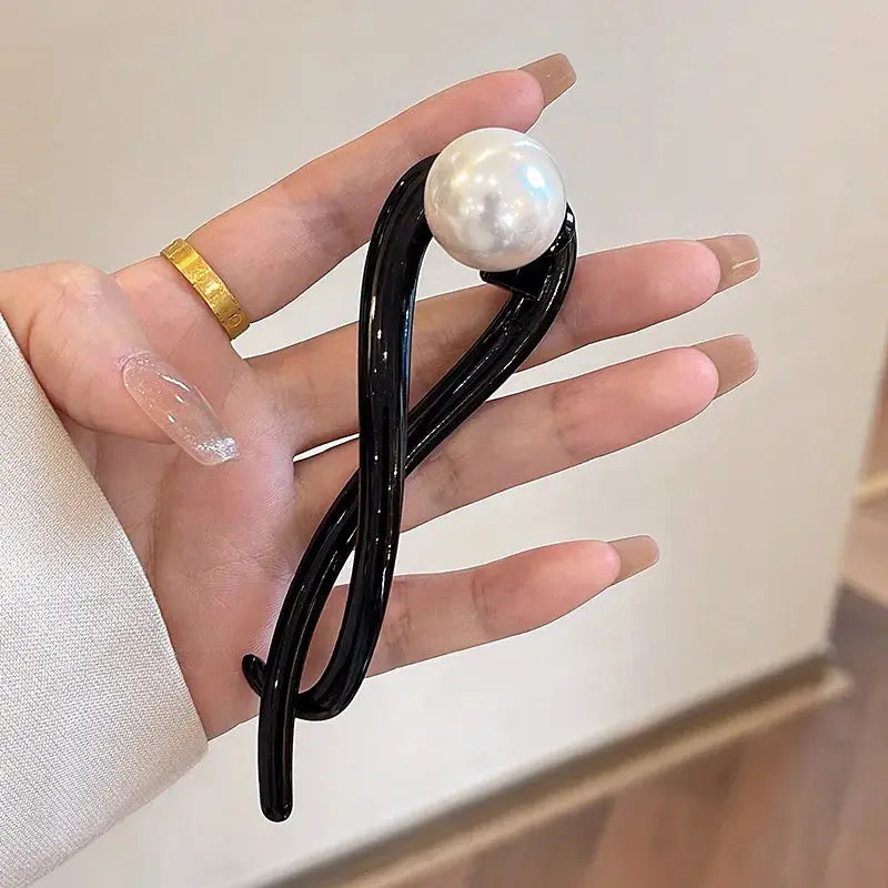 twisted pearl hair clip for women
