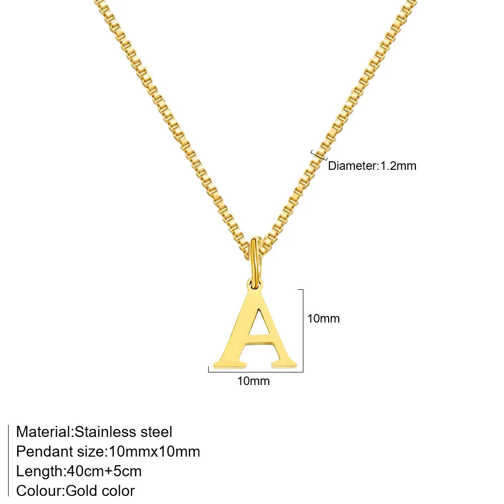 Initial necklace box chain detail