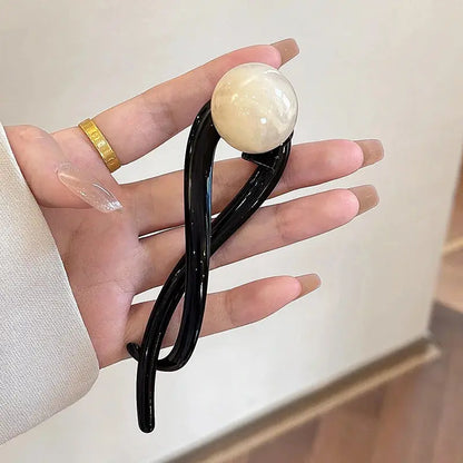 twisted pearl hair clip for women