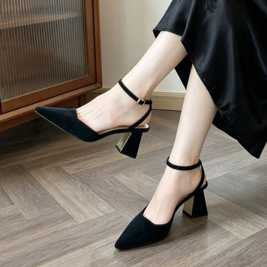 women's chunky heel French-style pumps
